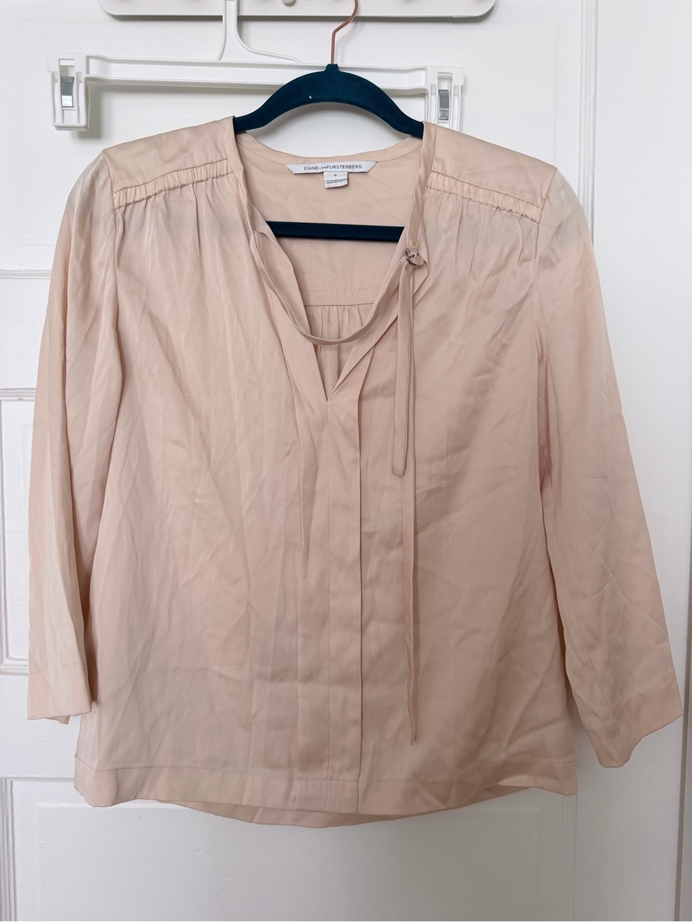 Diane von Furstenberg 100% Silk blouse